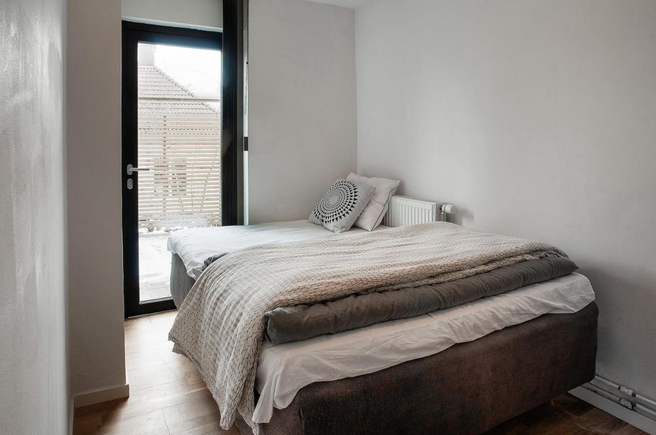Вілла Townhouse On Arlanda Stockholm Metro Line - Easy Checkin Соллентуна Екстер'єр фото
