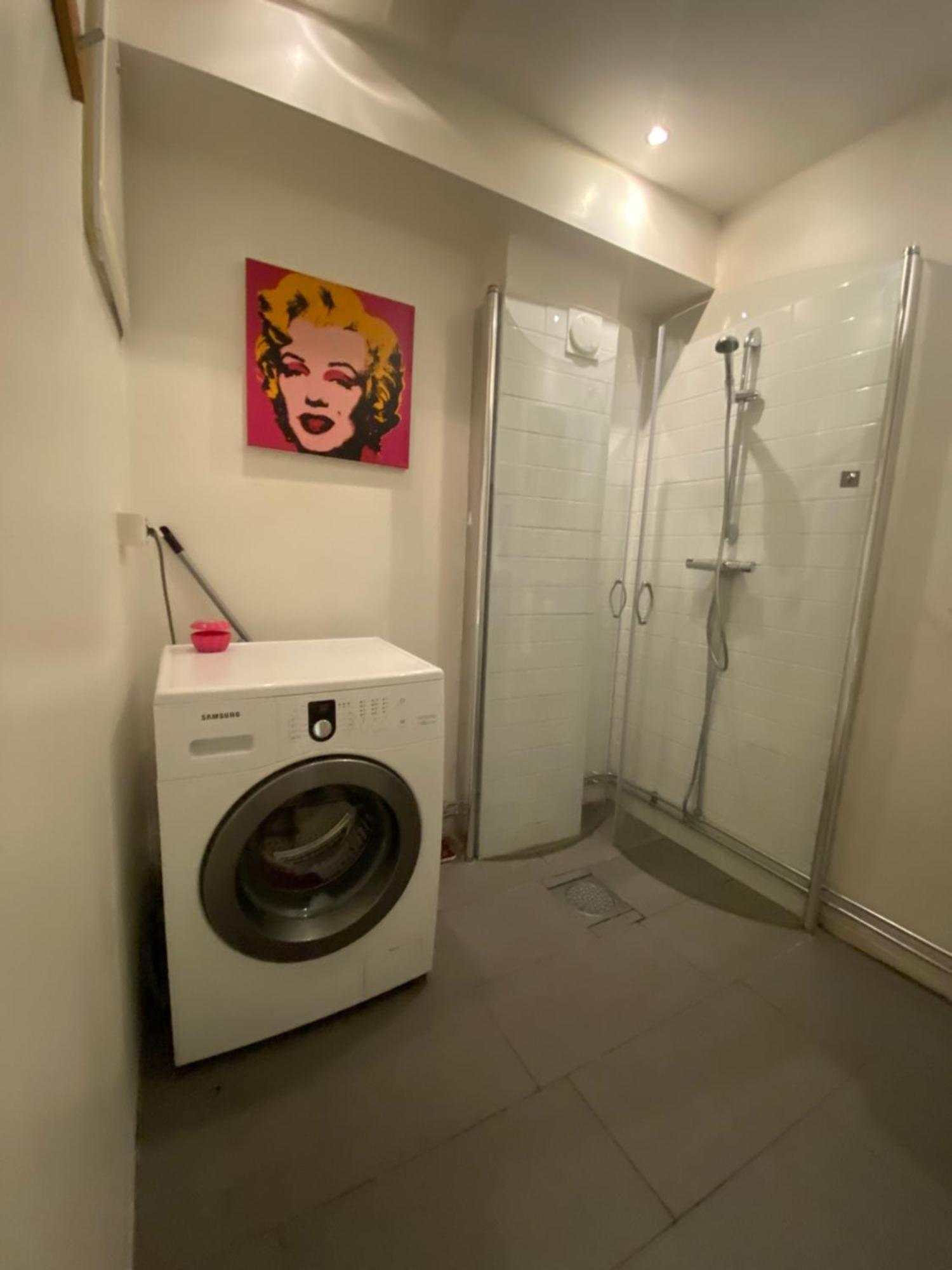 Вілла Townhouse On Arlanda Stockholm Metro Line - Easy Checkin Соллентуна Екстер'єр фото